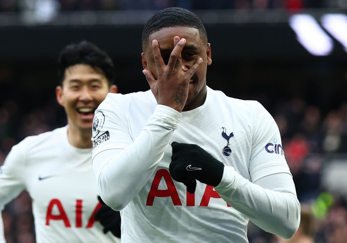 Everton out of Steven Bergwijn race